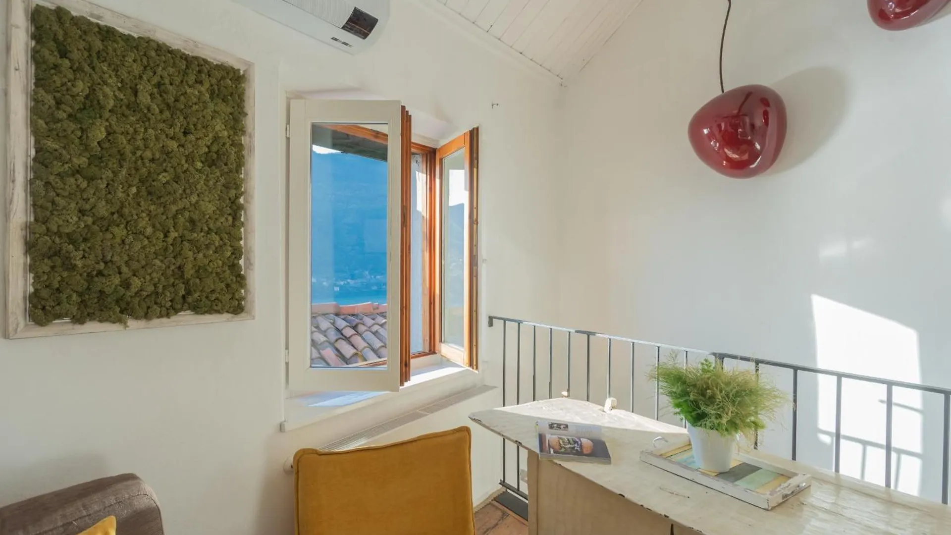 The Green Nest By Lake Como By Rent All Como Blevio Apartament