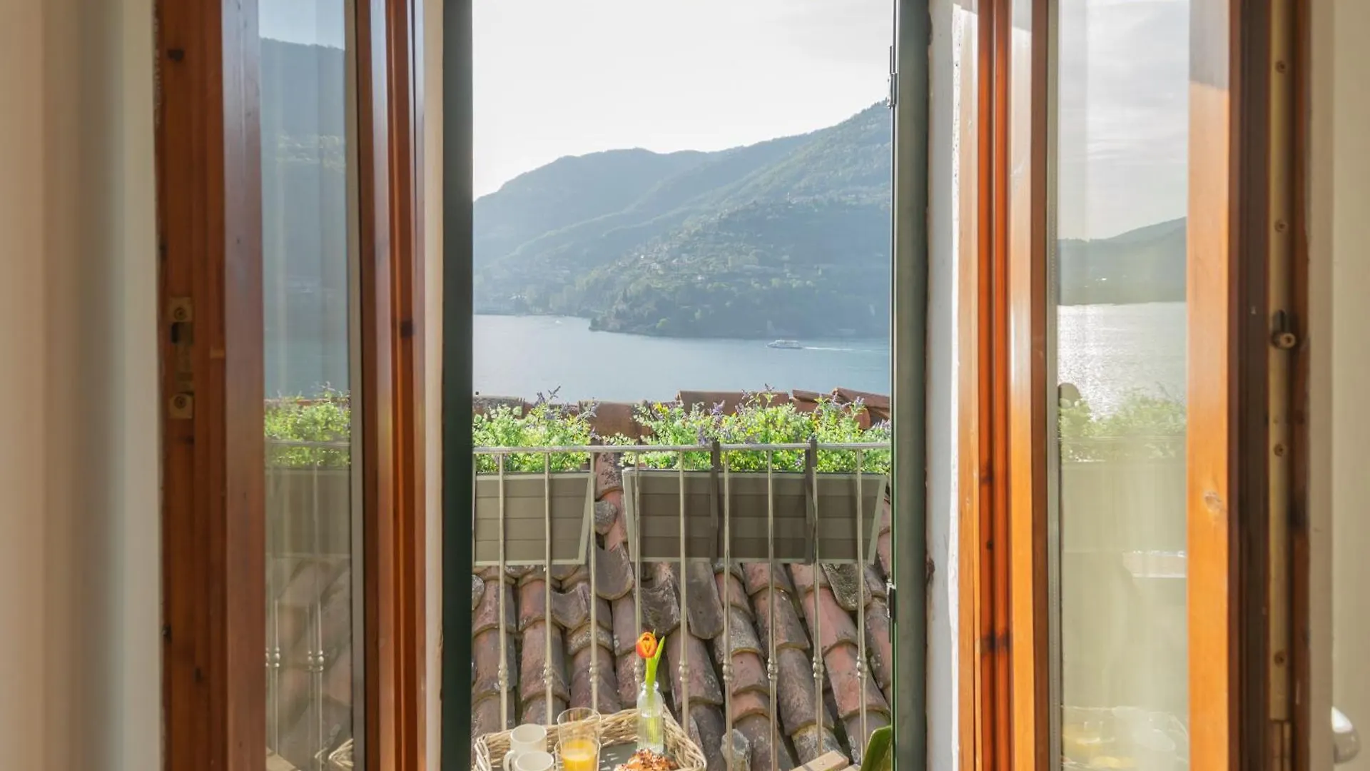 The Green Nest By Lake Como By Rent All Como Blevio Apartament